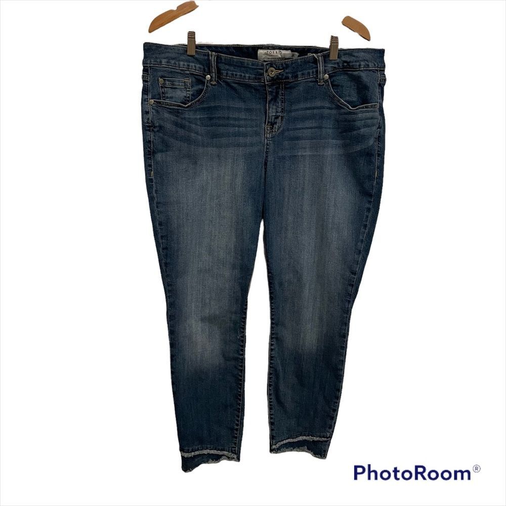 Torrid Women's Blue Denim Tall Cropped Ankle Skinny Jeans Mid Rise Size 16T